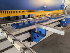 Rbqlty <span class=keywords><strong>CNC</strong></span> chém Máy cắt kim loại 8x3200 thủy lực tấm kim loại tấm Máy cắt - Product Image 3