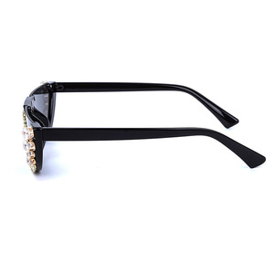 Gafas de sol con diamantes de imitación para mujer, anteojos de sol femeninos de medio Marco, Estilo Vintage, 2022 - Product Image 5