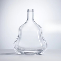 Bouteilles en verre en forme de gourde de 700 ml de haute qualité personnalisées pour le vin rouge, le brandy XO avec pulvérisateur à pompe
