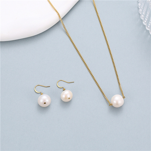 Set di orecchini con collana riempita d'oro con catena <span class=keywords><strong>in</strong></span> <span class=keywords><strong>acciaio</strong></span> inossidabile con perle d'acqua dolce naturali bianche da 12mm - Product Image 2