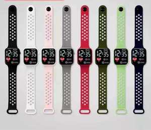 Nouvelle Montre Électronique d'Étudiant en Silicone Lumineuse Pas Chère, Montre LED Sportive pour Enfant, Montre Digitale pour Enfants - Product Image 1