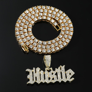 Nouveauté 2026 : Collier Pendentif Lettre en Alliage Plaqué Or et Argent Style Hiphop Luxe Léger pour Homme – Bijou Tendance - Product Image 1