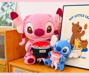 Nouvelle Peluche Stitch Rose de Xinhui, Poupée <span class=keywords><strong>Lilo</strong></span> & Stitch, Poupée Stitch Tenant une <span class=keywords><strong>Fleur</strong></span> - Product Image 3