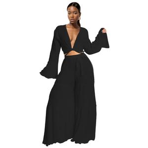 ชุดเซ็ต 2 ชิ้น เสื้อครอปคอวีลึกผ้าสเตรช กางเกงขายาวทรงกว้าง สไตล์ลำลองสำหรับผู้หญิง รุ่นใหม่ล่าสุด - Product Image 1