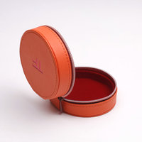 Boîte à bijoux portable pour voyage quotidien, personnalisable avec logo, style ouvert, en PU écologique, orange, étui tendance avec fermeture pour bracelet et pendentif