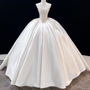 JFH152 Vestido de Novia de Satén sin Tirantes con Cola, Estilo Princesa - Product Image 1