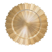 Assiettes de présentation en métal fini or de forme arrondie au design exquis de luxe Plats de dîner élégants pour restaurants