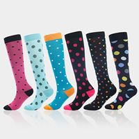 Kaus Kaki Kompresi Setinggi Lutut Motif Polkadot untuk Perawat, Dukungan Kuat, Performa Tinggi, Berbahan Ribbing, untuk Olahraga Lari, Atletik, Bersepeda, dan Kebugaran