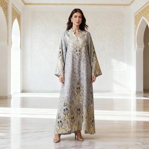 Robe Abaya élégante et tendance de haute qualité pour femmes musulmanes, pour les occasions de mariage et de fête - Product Image 3
