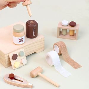 Jeu de simulation médicale pour tout-petits avec stéthoscope, seringue, sac, tensiomètre, mini kit de docteur en bois pour enfants - Product Image 6