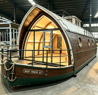 Maison conteneur modulaire mobile en forme de bateau en acier et panneaux sandwich, petite maison avec terrasse pour usage hôtelier et de villégiature, 20ft/40ft, étanche