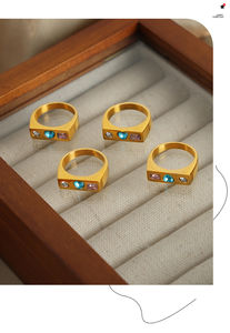 Bijoux fantaisie de haute qualité, bague en acier inoxydable plaqué or 18 carats avec zircon en forme de cœur pour femmes - Product Image 3