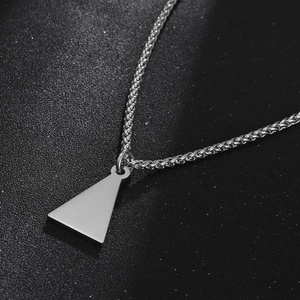Collar con Colgante de Calavera Triangular Personalizado de Acero Inoxidable con Esmalte Rojo y Negro, Joyería de Moda Hiphop para Hombre - Product Image 4