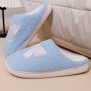 Chaussons plats populaires pour femmes avec semelle en TPR et dessus en peluche, qualité garantie, bout fermé, fourrés, pour la saison automne - Product Image 4