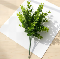 Ventes en gros de feuilles d'eucalyptus artificielles de 30 cm, branches, bouquet, feuilles en plastique, tiges, décorations de table pour les fêtes à domicile, plantes