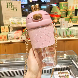 580ml Eco-Friendly Rabbit Ears Cute Plastic Water Bottle with <b>Straw</b> Pearls <b>Metal</b> Chain Strap Portable Kid Bottle - Product Image 4