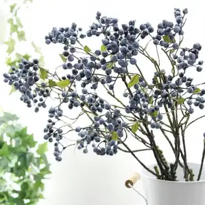 Buquê de flores e plantas decorativas para casamento DIY com flores e plantas de Natal, hastes de frutas artificiais azuis realistas