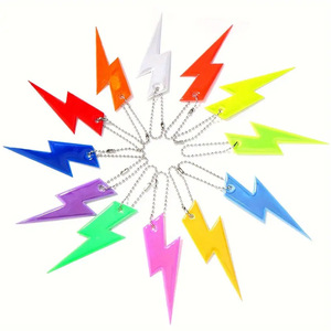 Llavero de PVC reflectante colorido con diseño de dibujos animados para niños, colgante de alta visibilidad, adornos creativos para bolsos, reflectores de seguridad - Product Image 1