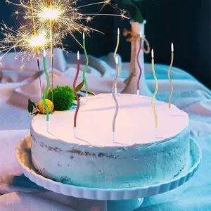 Velas de cumpleaños, diferentes tipos de espiral, brillo dorado