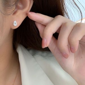 ต่างหูเพชรทรงหยดน้ำ Xinfly Luxury ทองคำแท้ 18K น้ำหนัก 0.2 กะรัต AU750 - Product Image 4