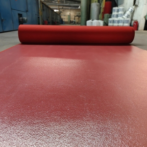 Alfombra de Boda Blanca y Roja Económica, 100% Poliéster, Alfombra Desechable para Exposiciones, Alfombra de Pared a Pared para Eventos, de Fábrica China - Product Image 3