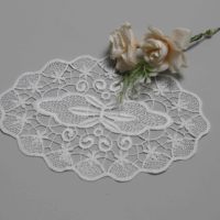 Fabricant d'appliques en dentelle de polyester en forme de papillon avec bordure festonnée en forme de feuille pour napperons et décoration de sacs à main