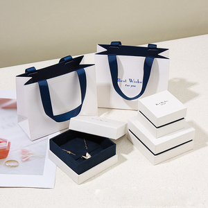 Rz Độc Đáo Sang Trọng Biểu Tượng Tùy Chỉnh Cứng Nhắc Các Tông Quà Tặng Giấy Màu Xanh Đồ Trang Sức Nhỏ Bán Hoa Nhung Hộp Bao Bì - Product Image 3