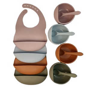 Vente en gros de <span class=keywords><strong>kit</strong></span> d'alimentation pour bébé en silicone sans BPA pour bavoir et bol à ventouse avec cuillère <span class=keywords><strong>Kit</strong></span> de conception en usine - Product Image 1