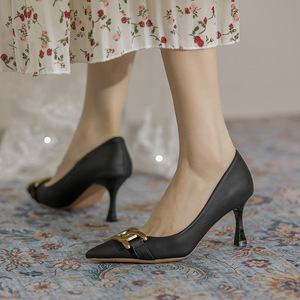 Zapatos Unisex de Tacón Bajo con Punta Puntiaguda, de Cuero Genuino, Diseño Calado, Estilo Moderno 2026, Cómodos y Resistentes al Agua - Product Image 6