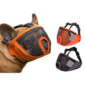 Muselière de <span class=keywords><strong>chien</strong></span> de <span class=keywords><strong>prix</strong></span> usine pour petits chiens protège-dents couvert souple avec sangles réglables, empêche de mordre à mâcher et à lécher - Product Image 1