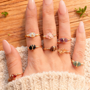 थोक रंगीन हस्तनिर्मित सोने के तार लिपटे प्राकृतिक उपचार क्रिस्टल कच्चे पत्थर के छल्ले अद्वितीय रत्न लक्जरी फैशन - Product Image 4