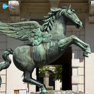Scultura di Cavallo <span class=keywords><strong>Alato</strong></span> in Bronzo, Statua Moderna Personalizzata per Esterni in Metallo, Grande Statua in Ottone a Grandezza Naturale di Cavallo Volante - Product Image 4