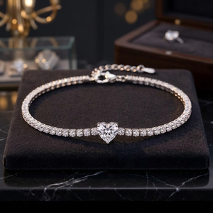 Bracelet tennis en or blanc 14 carats avec cœur et diamants ronds, bijoux fins de luxe personnalisés pour femmes - Product Image 3
