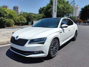 Autos Usados Baratos en Venta, <span class=keywords><strong>Skoda</strong></span> <span class=keywords><strong>Superb</strong></span> 2016 Blanco, 1.8T Automático, Volante a la Izquierda, Sedán de Gasolina - Product Image 2