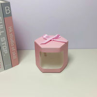 Boîte d'emballage alimentaire et cadeau en papier kraft brun hexagonal et fenêtre en PVC transparent avec décoration en ruban