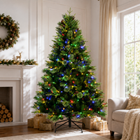 Guirlandes lumineuses pour sapin de Noël, à brancher, intérieur, LED rouge et verte, pré-éclairées sur un sapin de Noël décoré pour une décoration traditionnelle des fêtes