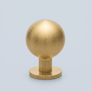 Bouton de meuble rond classique en laiton, design minimaliste, finition dorée, poignée de tiroir durable pour armoire de rangement, quincaillerie de commode - Product Image 1