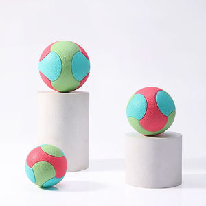 Pawminio – balle en caoutchouc pour animaux de compagnie, design géométrique, anti-ennui, pour chiens et chats, jeu interactif manuel - Product Image 4