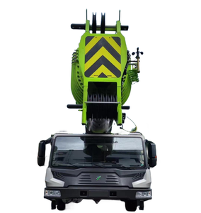 Grue sur camion Zoomlion d'occasion de 300 tonnes, flexible, stable et efficace, avec composants originaux : moteur, pompe, boîte de vitesses, moteur électrique - Product Image 1