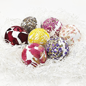 Bombes de bain naturelles de luxe faites à la main de 100 g avec des fleurs séchées, parfum personnalisé, aromathérapie, bulles éclatantes pour les hôtels et la maison - Product Image 3