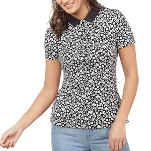 Polo de Manga Corta con Estampado Floral Blanco y Negro para Mujer, Estilo Casual Tejido, Corte Regular - Product Image 1