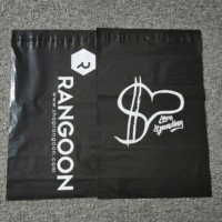 100 pièces MOQ Sacs d'expédition express XTY roses en polyéthylène recyclable noir imperméable 120 microns avec impression sérigraphique