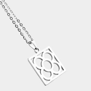 Collar con Colgante Cuadrado <span class=keywords><strong>de</strong></span> Flor <span class=keywords><strong>de</strong></span> <span class=keywords><strong>Barcelona</strong></span> en Acero Inoxidable Chapado en Oro <span class=keywords><strong>de</strong></span> 18k, Joyería Personalizada <span class=keywords><strong>de</strong></span> <span class=keywords><strong>Barcelona</strong></span> para Mujeres y Niñas - Product Image 6