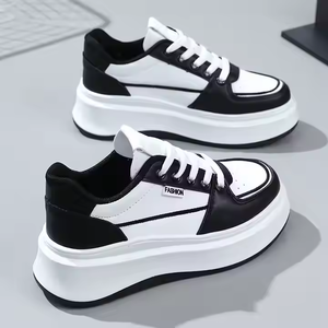 Nuevos zapatos deportivos informales y cómodos para mujer 55559 con parte superior de piel de vaca ligera, zapatos blancos de moda para caminar al aire libre - Product Image 5