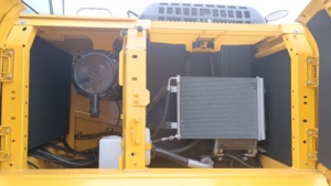 รถขุดโคมัตสึ PC220-8 มือสองที่เชื่อถือได้ พร้อมระบบไฮดรอลิกขั้นสูงและห้องโดยสารผู้ขับขี่ที่กว้างขวาง เหมาะสำหรับงานขุดที่ต้องการประสิทธิภาพสูง - Product Image 6