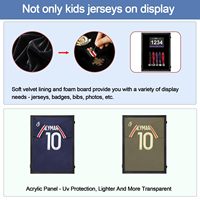 Vitrine murale haut de gamme, idéale pour le rangement des maillots de football, baseball, basketball, soccer et hockey.
