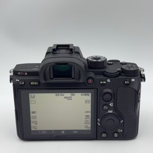 Appareil photo hybride professionnel <span class=keywords><strong>Sony</strong></span> A7R <span class=keywords><strong>III</strong></span> d'occasion avec objectif 24-70, appareil photo plein format d'occasion pour le vlogging, sortie haute définition 4K - Product Image 4