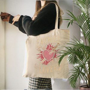 กระเป๋าผ้าแคนวาสลายกราฟิก Fashion Enemies Lovers แบบสะพายไหล่  สำหรับเดินทาง  สำหรับผู้หญิง  นำกลับมาใช้ใหม่ได้ ทนทาน น้ำหนักเบา - Product Image 3