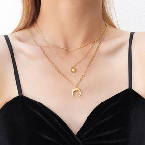 Collier à chaîne multi-couches étoile <span class=keywords><strong>lune</strong></span> <span class=keywords><strong>soleil</strong></span> Ins Niche en acier inoxydable titane plaqué or 18 carats avec pendentif - Product Image 3