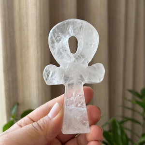 En gros, Ornement en cristal de quartz naturel transparent, Ankh égyptien sculpté à la main, Pierre de guérison - Product Image 1